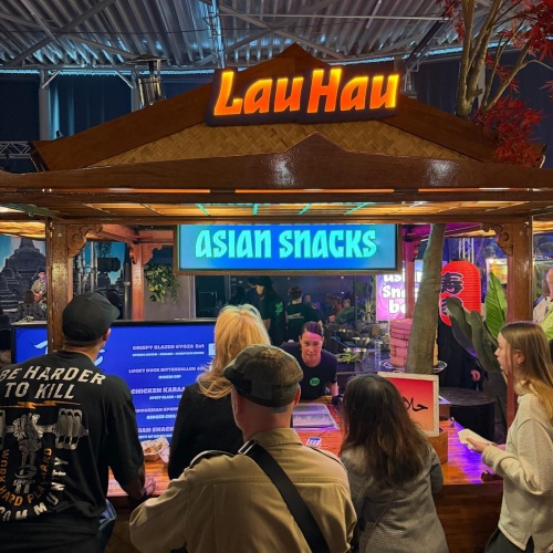 LauHau2.JPG